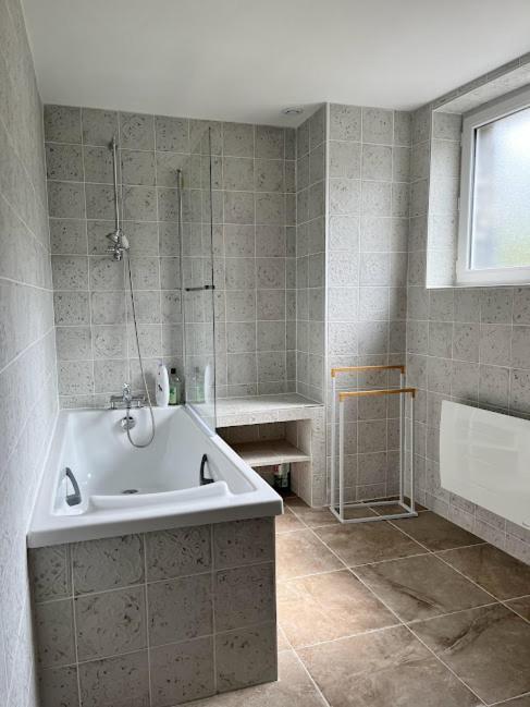 La Tour Cachee Bed & Breakfast Mortain-Bocage Exterior foto